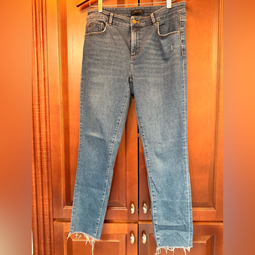 Ann Taylor Curvy High Waist Skinny Ankle Jeans Size 10 distressed Raw Hem Denim